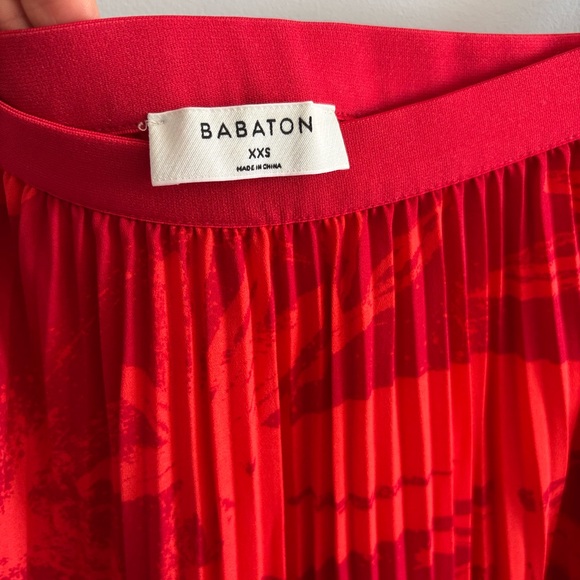 Aritzia Babaton | Pleated Midi Skirt - Picture 4 of 4